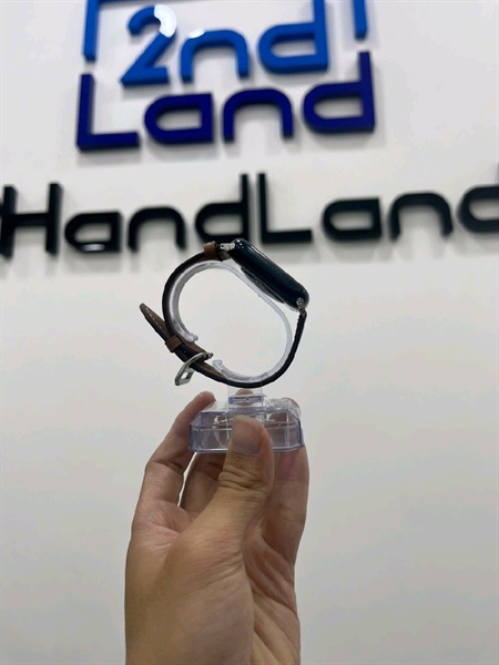 Đồng hồ Apple Watch Series 7/45mm - KH/A - 32GB - Có hỗ trợ esim - Viền nhôm - Pin 100% - Màu - Ngoại hình 97.5% - Kèm sạc 2