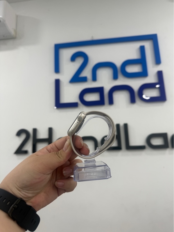 Đồng hồ Apple watch series 8 - 41mm - VN/A - GPS - 32GB - Bản nhôm - Màu Starlight - Pin 100% - Ngoại hình 98% - Viền trầy - Kèm sạc