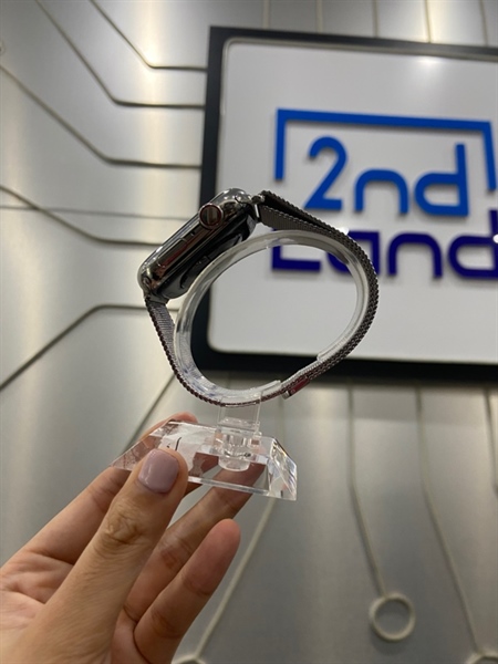 Đồng hồ Apple Watch Series 8/45mm - B/A - LTE ( có esim ) - Pin 97% - Viền thép - Màu bạc - Ngoại hình: 98% - Kèm Box khác emei 2
