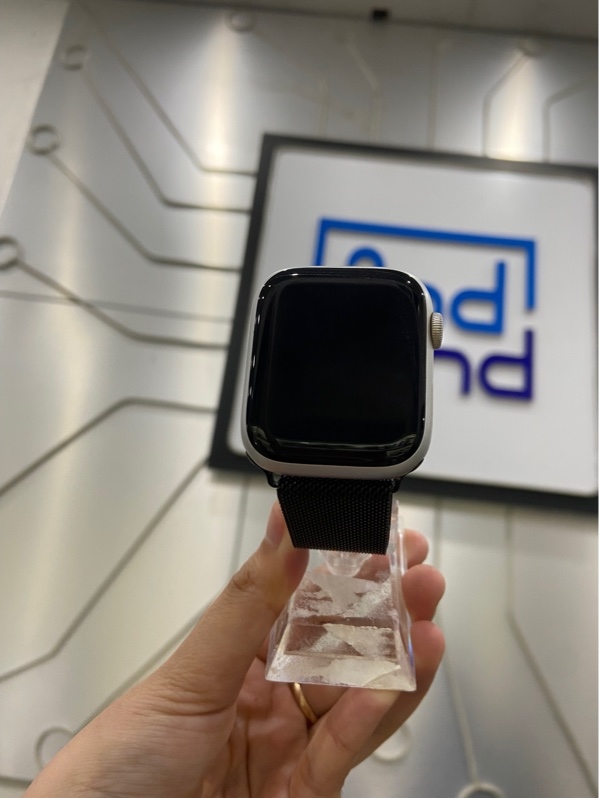 Đồng hồ Apple Watch Series 8/ 45mm - GPS - VN/A - Pin 100% - Màu bạc - Ngoại hình: 98% - Kèm sạc