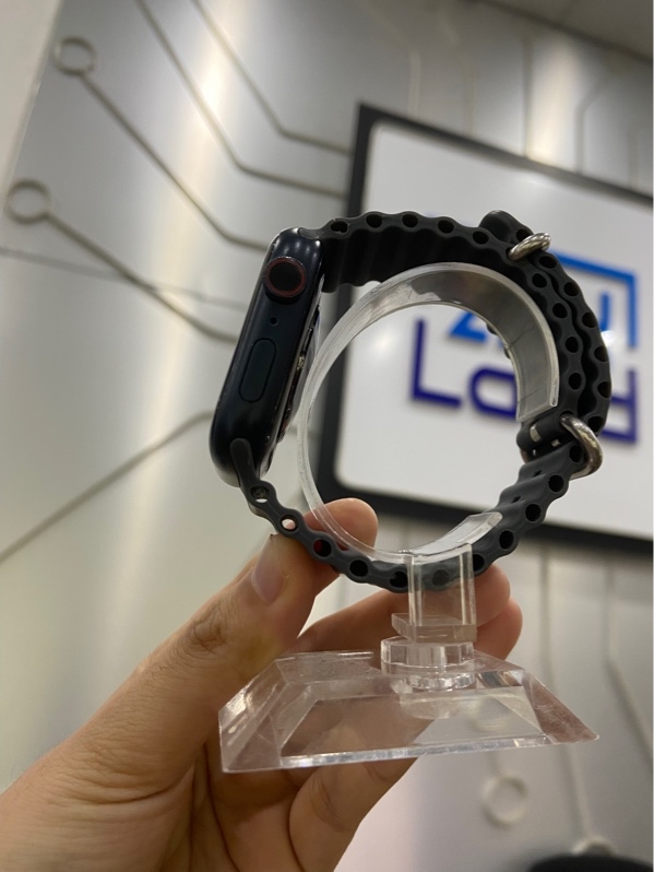 Đồng hồ Apple Watch Series 8/45mm - LTE không esim VN - Pin 81% - Màu đen - Ngoại hình: 98% - Kèm sạc