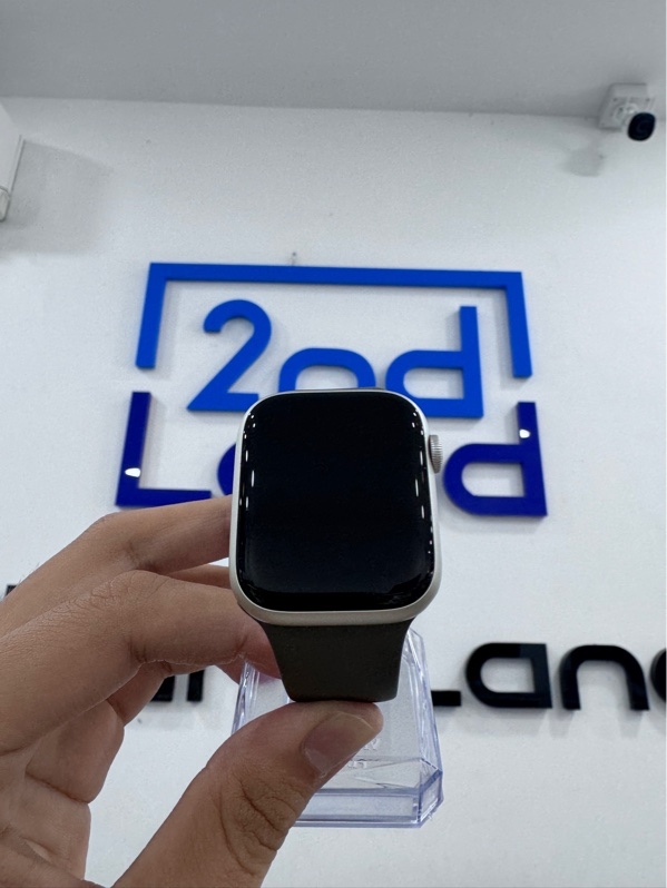 Đồng hồ Apple watch series 9 - 45mm - LW/A - LTE có esim VN - 64GB - Màu starlight - Pin 100% - Ngoại hình 98% - Màn trầy nhiều , dây thay - Kèm sạc