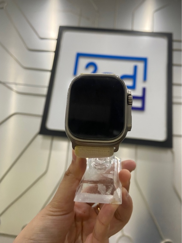 Đồng hồ Apple Watch Ultra 1/49mm - 3B/A - Bản LTE có esim - Máy mã N trả bảo hành - Pin 84% - Màu bạc - Ngoại hình: 97% - Màn chết 1 điểm pixel ám xanh viền - Kèm sạc