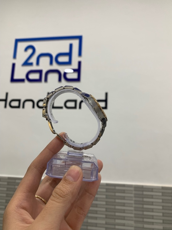 Đồng hồ Burberry BU9105 - Màu vàng bạc - Ngoại hình: 97% - Body