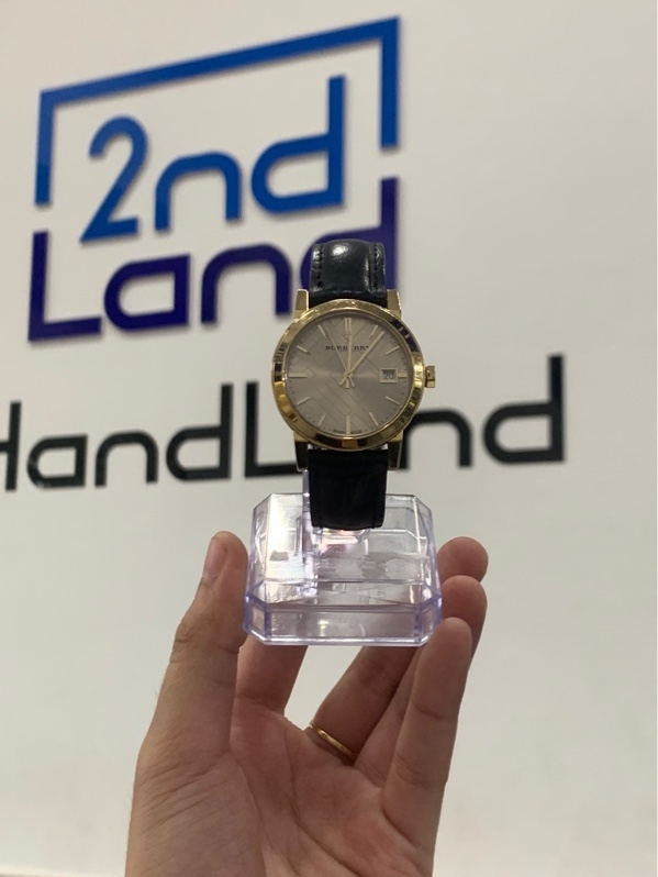 Đồng hồ Burberry Quartz BU9032 - 38mm - Màu nâu vàng - Ngoại hình: 96% - Trầy nhiều - Body