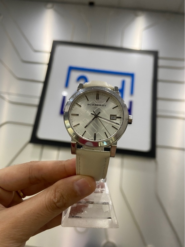 Đồng hồ Burberry The City Bu9128 Silver - 39mm - Máy quart - Dây màu da - Màu bạc -Ngoại hình: 97% - Body
