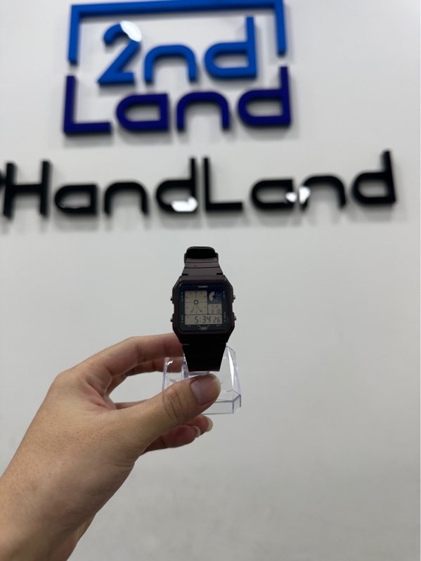 Đồng Hồ Casio 37.8 × 33.7 mm Unisex LF-20W-5ADF - Màu tím - Ngoại hình 97% - Body