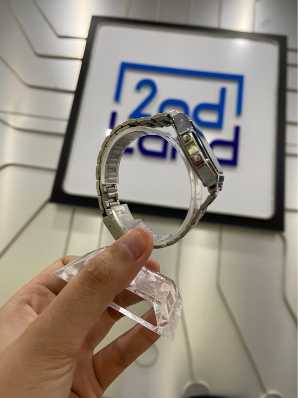 Đồng hồ Casio A158WA-1DF - Màu bạc - Ngoại hình: 97% - Xước dăm màn, sườn, lưng, dây đeo - Kèm Box