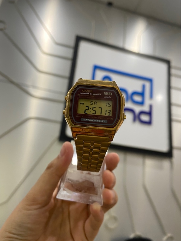 Đồng hồ Casio A159WGEA-5DF - Màu vàng - Ngoại hình: 97% - Xước viền + kính - Body