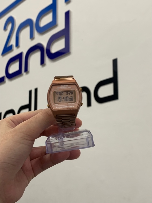 Đồng hồ Casio B640W - Màu hồng - Ngoại hình: 97% - Body