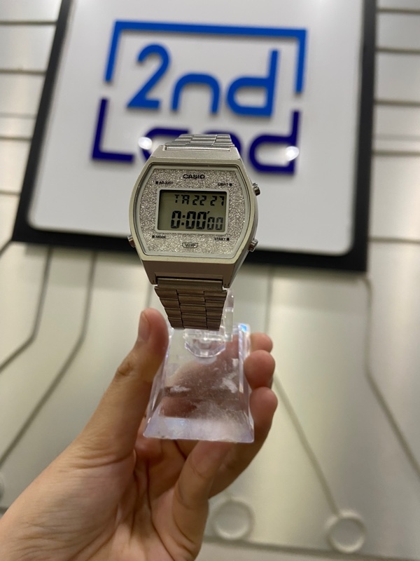 Đồng hồ Casio B640WDG-7DF - 35mm - Màu bạc - Ngoại hình: 97% - Kính trầy - Body