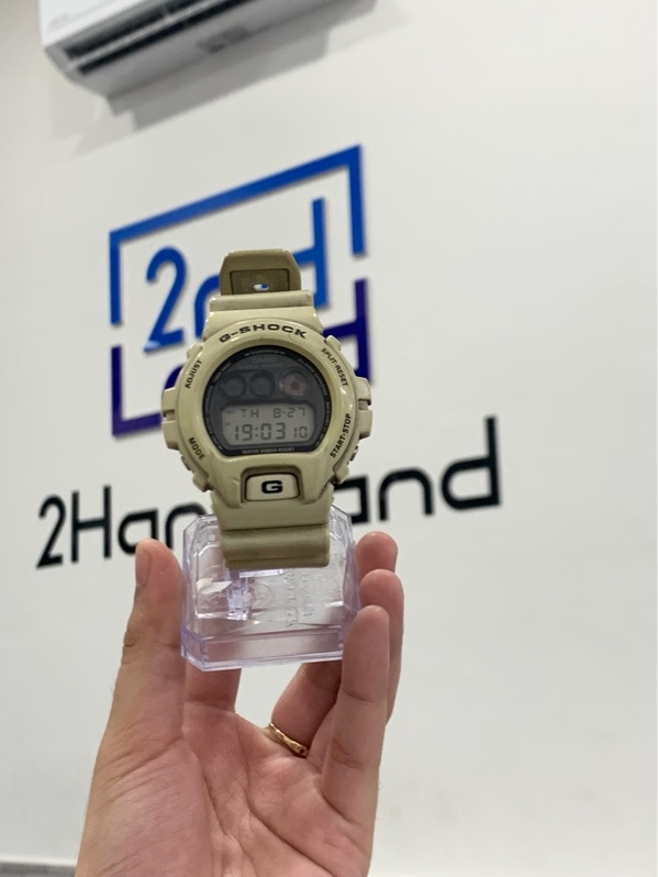 Đồng hồ Casio dw-6900fs - Màu trắng - Ngoại hình: 96% - Ố vàng nức dây - Body