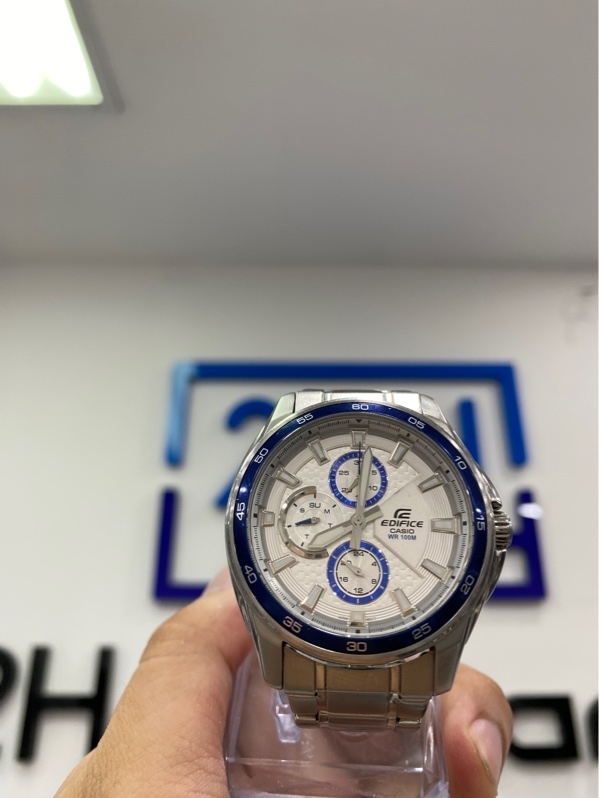 Đồng hồ Casio Edifice EF-334D-7AVUDF - Màu bạc - Ngoại hình: 97% - Xước sườn, lưng - Kèm Box + Mắt