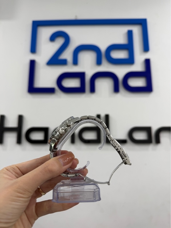 Đồng hồ Casio Edifice EFR-571D-1AVUDF - Màu bạc - Ngoại hình 96% - Kính trầy , viền số trầy nặng , viền trầy , mất màu số nhiều - Kèm Box