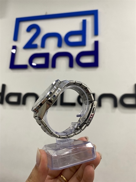 Đồng hồ Casio Edifice EFR-571D-1AVUDF - Màu bạc - Ngoại hình 97% - Kính trầy , viền trầy - Kèm Box , thẻ bảo hành 16/08/2026 2