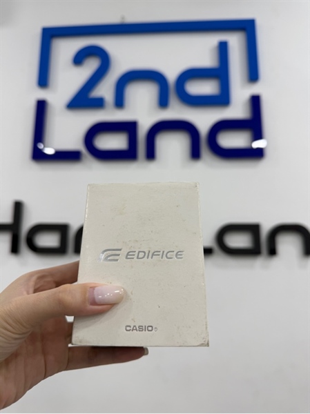 Đồng hồ Casio Edifice EFS-S570D-1AUDF - Màu bạc - Ngoại hình 97% - Kính trầy ít , viền trầy nhiều - Kèm Box