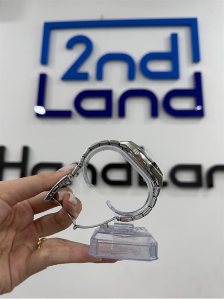 Đồng hồ Casio Edifice EFS-S570D-1AUDF - Màu bạc - Ngoại hình 97% - Kính trầy ít , viền trầy nhiều - Kèm Box 3