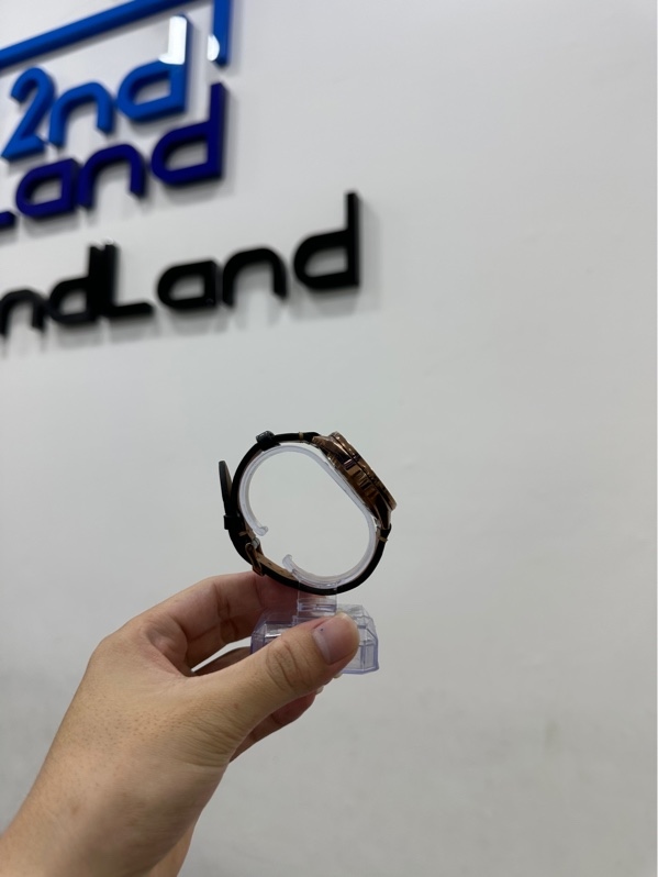 Đồng hồ Casio Edifice EFV-610CL-7AVUDF- 42mm - Màu đồng - Ngoại hình 97% - Dây da xuống cấp nhẹ - Body