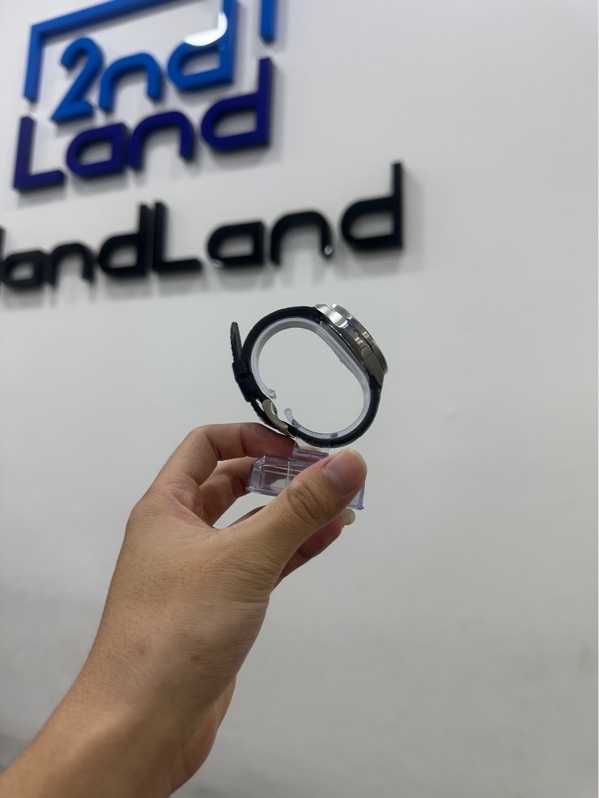 Đồng hồ Casio Edifice EFV-640D-1A - 44mm - Màu bạc - Ngoại hình 97% - Đã thay dây da - Kèm dây thay