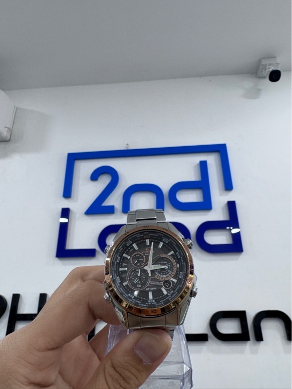 Đồng hồ Casio EQS-500DB-1A2DR, tough solar - Màu bạc - Viền trầy xước nhiều, kính trầy - Body