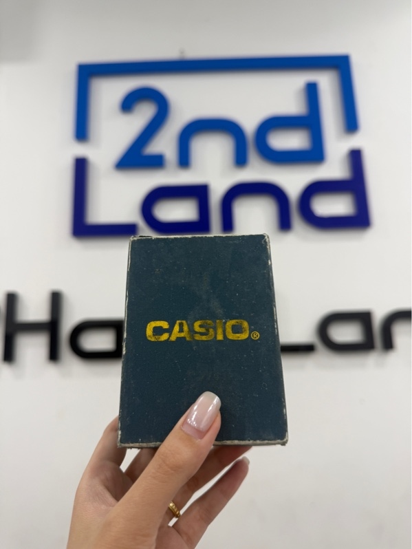 Đồng hồ Casio G-shock AEQ-110W-1A3V - Màu đen - Ngoại hình 97% - Kính trầy nhiều , lưng trầy , mất đèn nền - Kèm Box rách