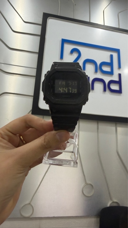 Đồng hồ Casio G-Shock DW-5600 - Màu đen - Ngoại hình: 97% - Xước trầy nặng - Body