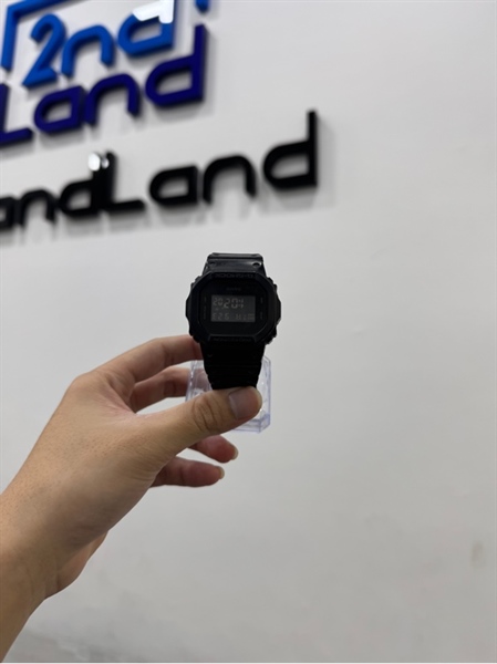 Đồng hồ Casio G-Shock DW-5600BB-1DR - 42.8mm - Màu đen - Ngoại hình 96% - Vỏ bị hở theo thời gian sử dụng - Body