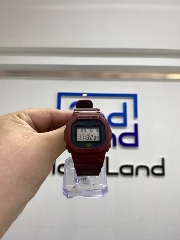 Đồng hồ Casio G-shock DW 5600MNT - Màu đỏ - Ngoại hình 97% - Kèm box, bộ vỏ zin màu đen