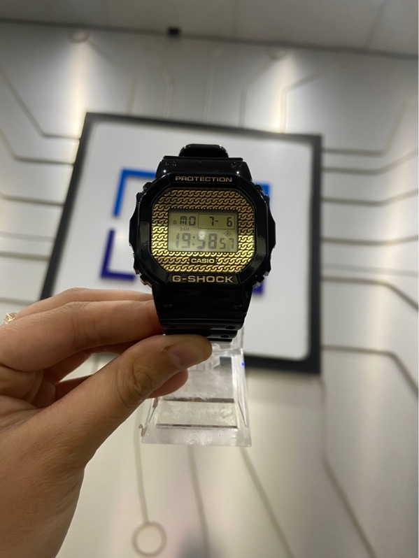 Đồng hồ Casio G-Shock DWE-5600HG-1DR - 43mm - Màu đen - Ngoại hình: 98% - FullBox