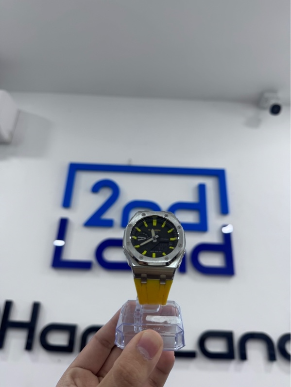 Đồng hồ Casio G-shock GA-2110SU custom - Màu vàng - Ngoại hình 98% - Kính xước nhẹ, viền trầy xước - Body