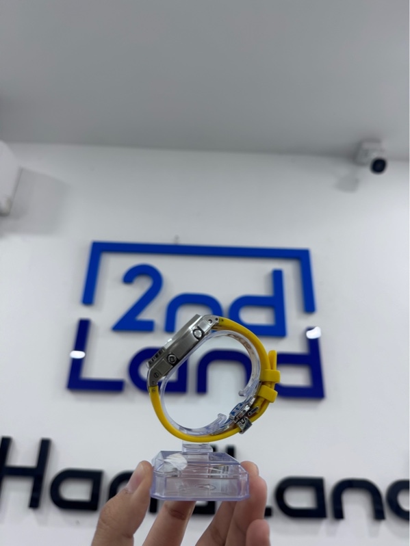 Đồng hồ Casio G-shock GA-2110SU custom - Màu vàng - Ngoại hình 98% - Kính xước nhẹ, viền trầy xước - Body
