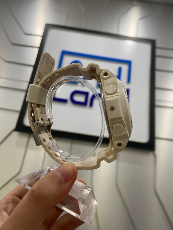 Đồng hồ Casio G-Shock GA-300-7A - 52mm - Màu trắng - Ngoại hình: 97% - Xước cấn, ố - Body