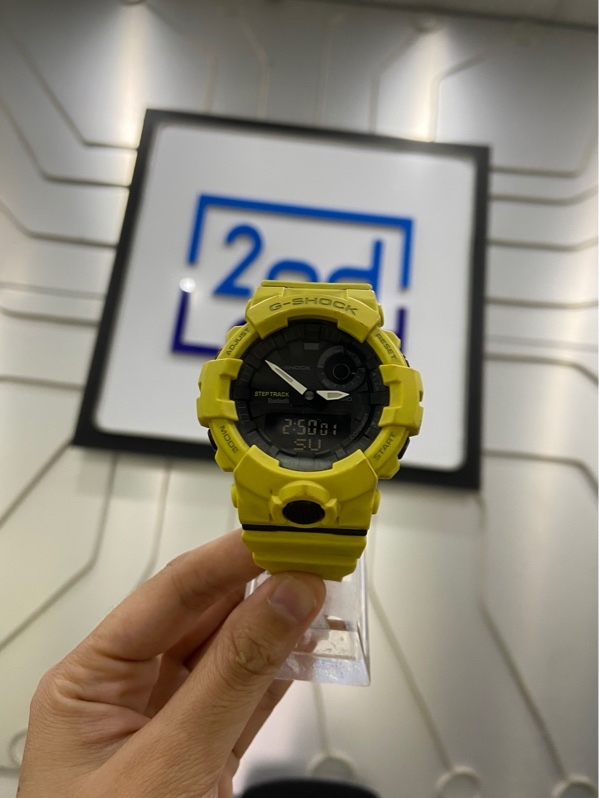 Đồng Hồ Casio G-Shock GBA-800-9A - 48mm - Màu vàng - Ngoại hình: 97% - Kính xước - Kèm Box