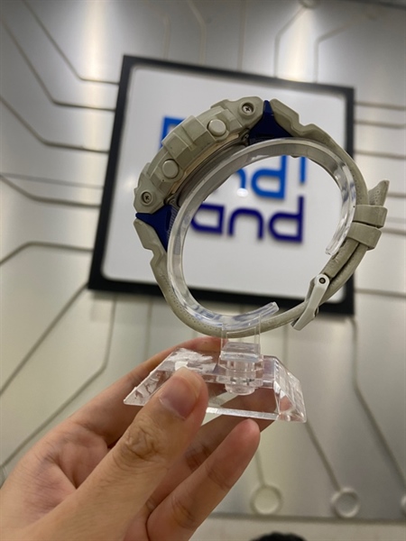 Đồng hồ Casio G-shock GBA - 800DG - Màu trắng - Ngoại hình: 97% - Dây đeo ố, viền ố, phai màu - Body 2