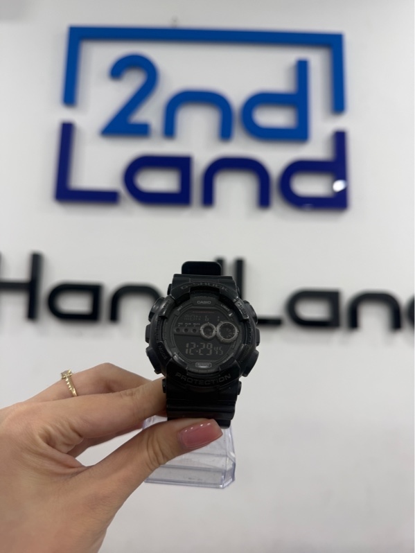 Đồng hồ Casio G-Shock GD-100-1BDR - Màu đen - Ngoại hình 96.5% - Máy trầy nhiều, xuống màu, nhựa xuống, dây mốc - Body