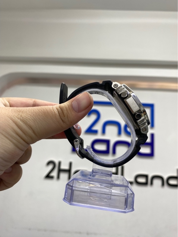 Đồng hồ Casio G-Shock GM-2100-1ADR - Màu bạc mặt đen - Ngoại hình 98% - Kèm box