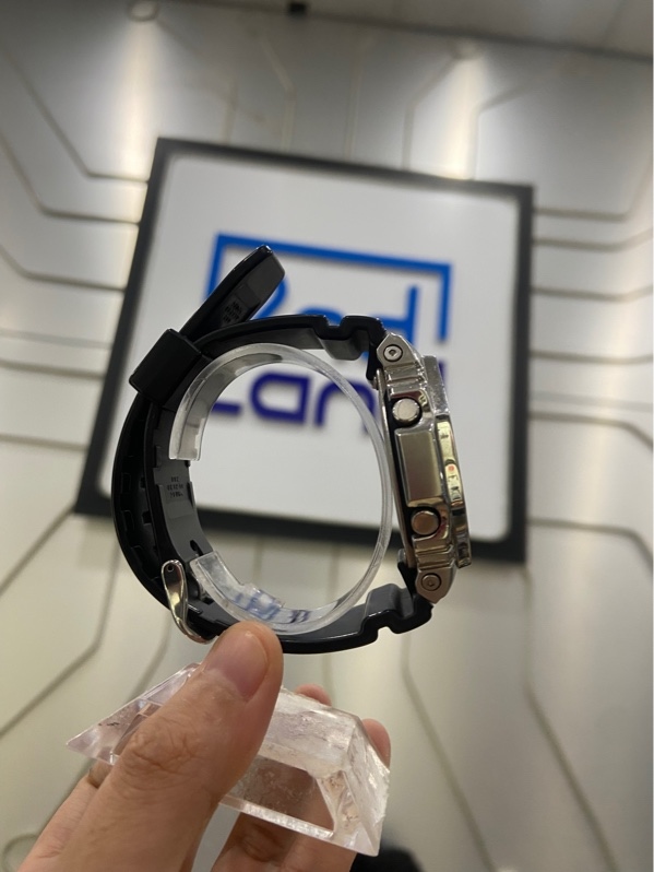 Đồng hồ Casio G-Shock GM-2100 - Màu bạc - Ngoại hình: 97% - Trầy màn 1 đường - Body