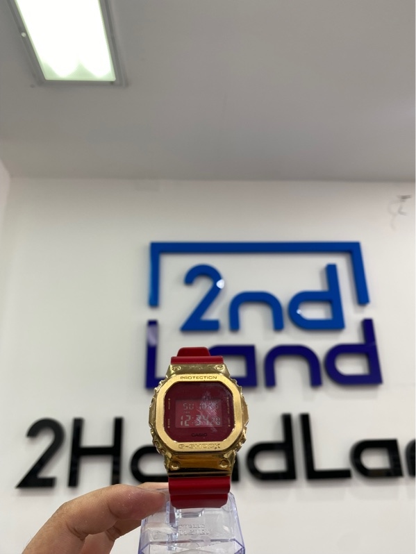 Đồng hồ Casio G-Shock GM-5600CX - Màu đỏ - Ngoại hình: 97% - tróc sơn, cấn trầy viền - Body