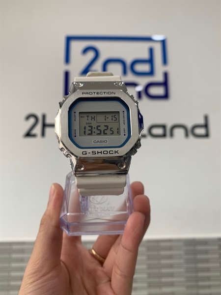 Đồng hồ Casio G-Shock GM-5600LC - Màu trắng - Ngoại hình: 98% - Box