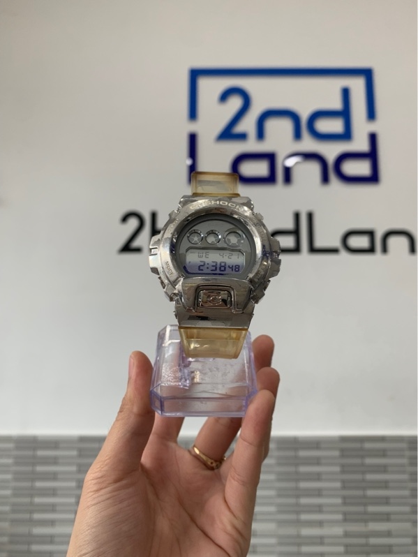 Đồng hồ Casio G-Shock GM-6900SCM - Màu trắng - Ngoại hình: 97% - Trầy xước + ố - Box