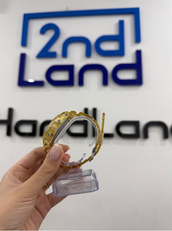 Đồng hồ Casio G-Shock GMD-S6900SR - Màu trắng - Ngoại hình 97% - ố vàng , trầy xước - Body