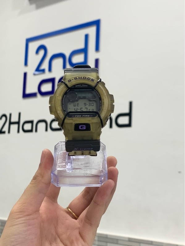 Đồng hồ Casio GShock DW-6900 fox fire - Màu xám - Ngoại hình: 96% - Ố - Body
