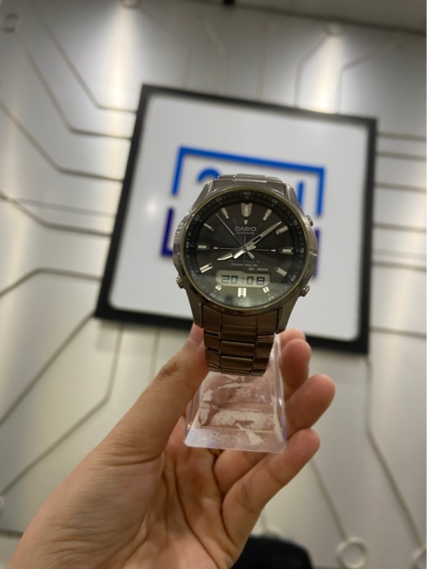 Đồng hồ Casio Lineage LCW-M100T - Màu bạc - Ngoại hình: 97% - Trầy xước - Body