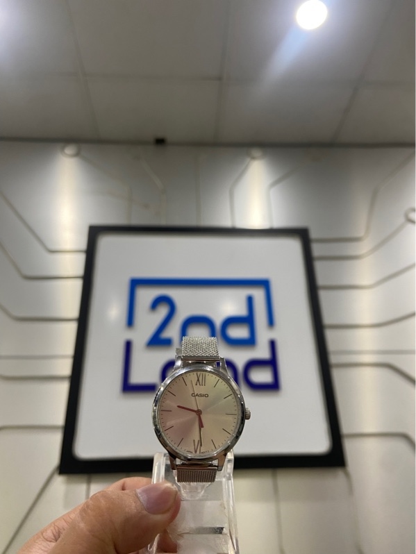 Đồng hồ Casio LTP-E157M-7ADF - 32mm - Màu bạc - Ngoại hình: 97% - Mặt lưng trầy nhiều - Kèm Box -
