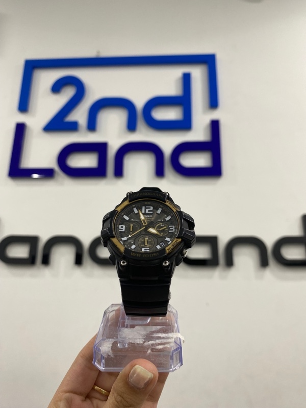 Đồng hồ casio MCW- 100H - Màu đen - Ngoại hình 97% - Màn kính trầy nặng , viền trầy tróc sơn - Body