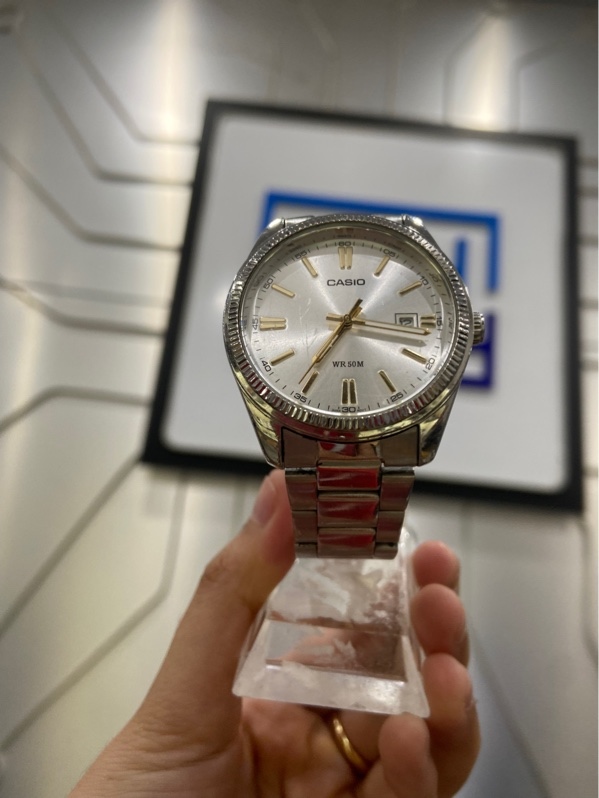 Đồng hồ Casio MTP-1302D-7A2VDF - 38.5mm - Màu bạc - Ngoại hình: 97% - Màn trầy nặng - Body