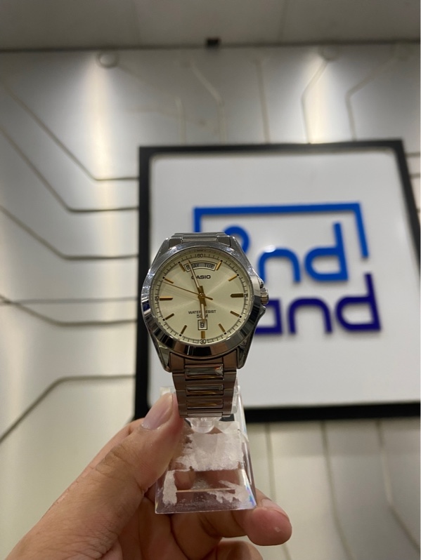 Đồng hồ Casio MTP-1370D-9AVDF - Màu bạc - Ngoại hình: 97% - Xước dây, sườn, lưng - Kèm Box + Mắt + Thẻ