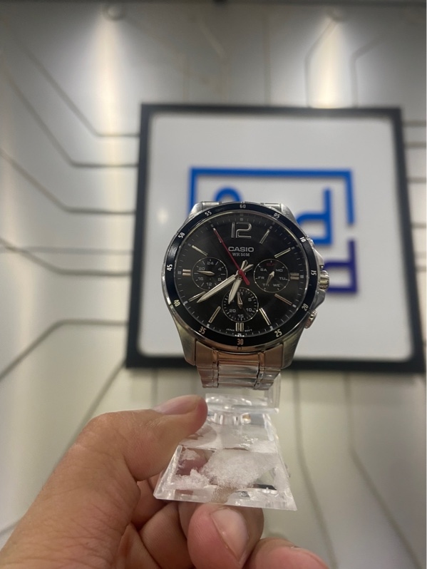Đồng hồ Casio MTP-1374D - 42mm - Màu bạc - Ngoại hình: 98% - Cấn viền - Kèm Box