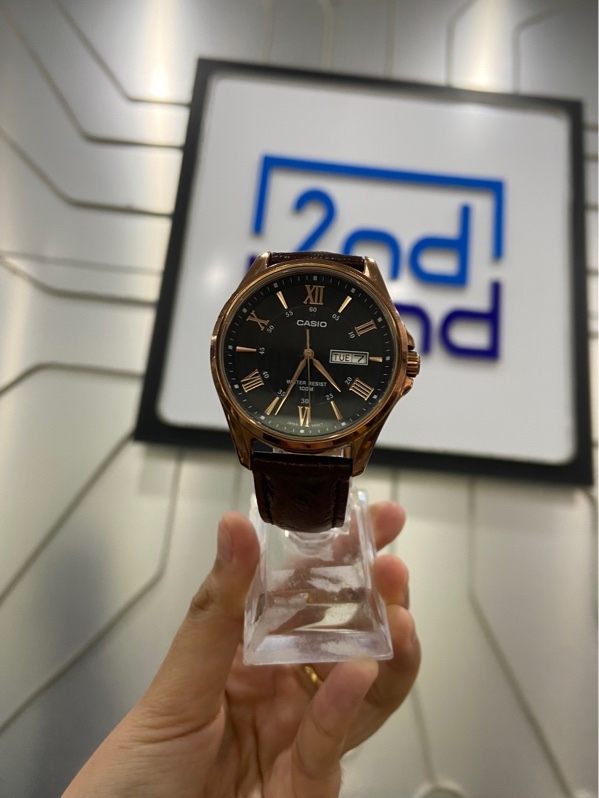 Đồng hồ Casio MTP 1384 - Màu vàng đồng - Ngoại hình: 97% - kính xước, đã thay dây - Body