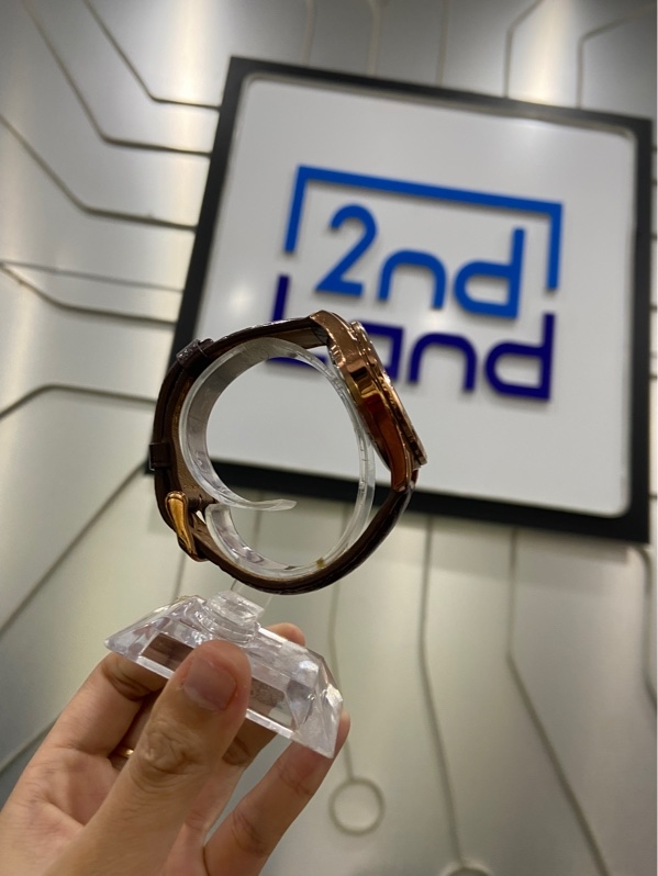 Đồng hồ Casio MTP 1384 - Màu vàng đồng - Ngoại hình: 97% - kính xước, đã thay dây - Body